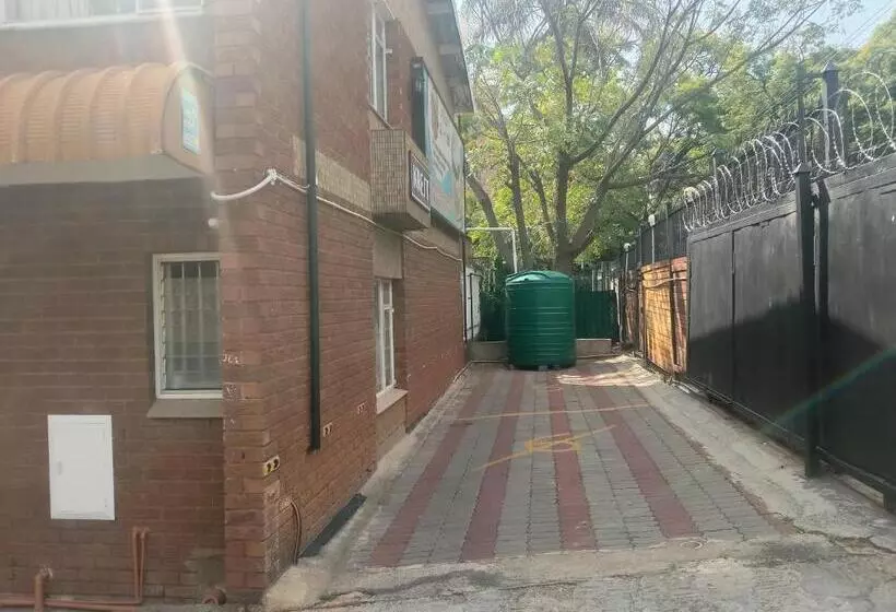 پانسیون Silent Night Guest House Sunnyside Pretoria