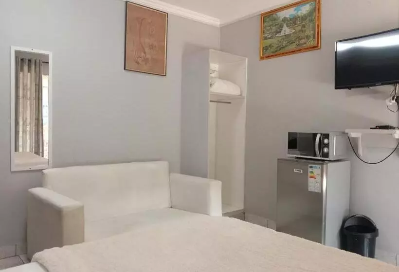 پانسیون Silent Night Guest House Sunnyside Pretoria
