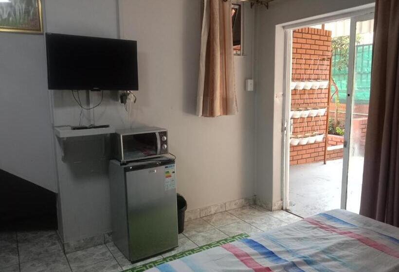 Pension Silent Night Guest House Sunnyside Pretoria