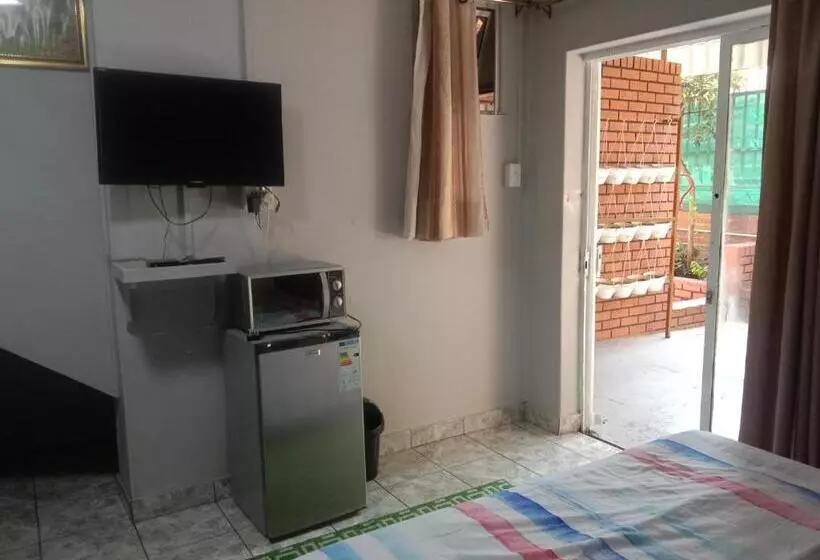 پانسیون Silent Night Guest House Sunnyside Pretoria