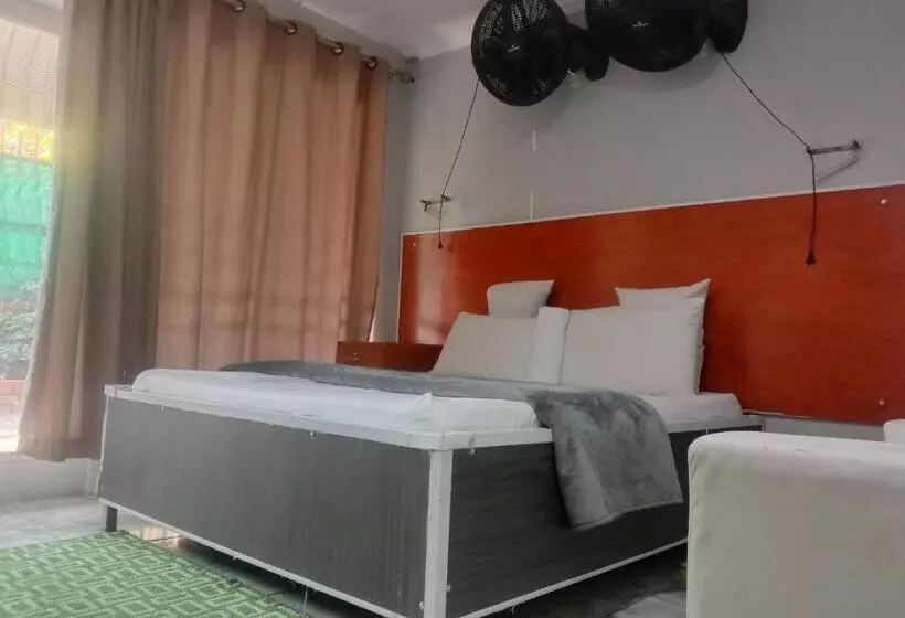 پانسیون Silent Night Guest House Sunnyside Pretoria