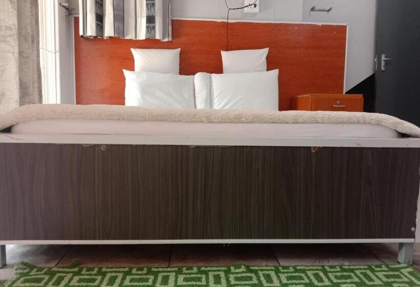 Pension Silent Night Guest House Sunnyside Pretoria