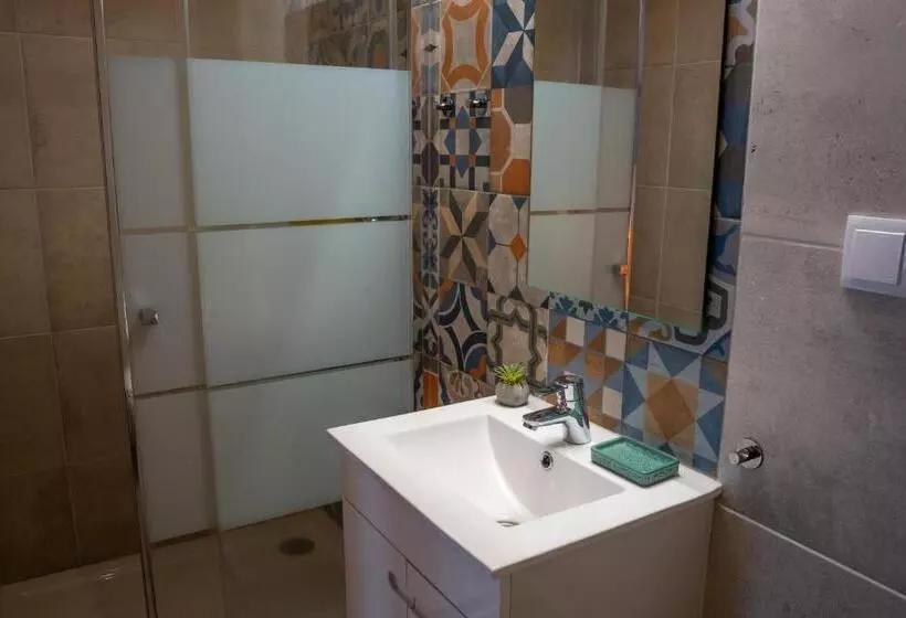 Majatalo Tavira Nomad Guesthouse