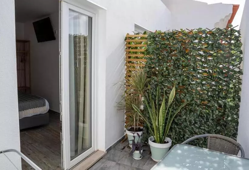 Majatalo Tavira Nomad Guesthouse