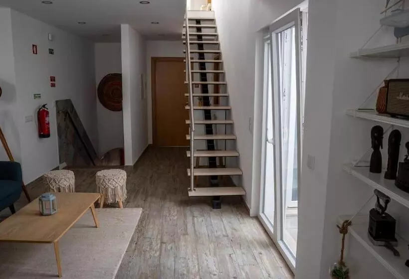 Majatalo Tavira Nomad Guesthouse