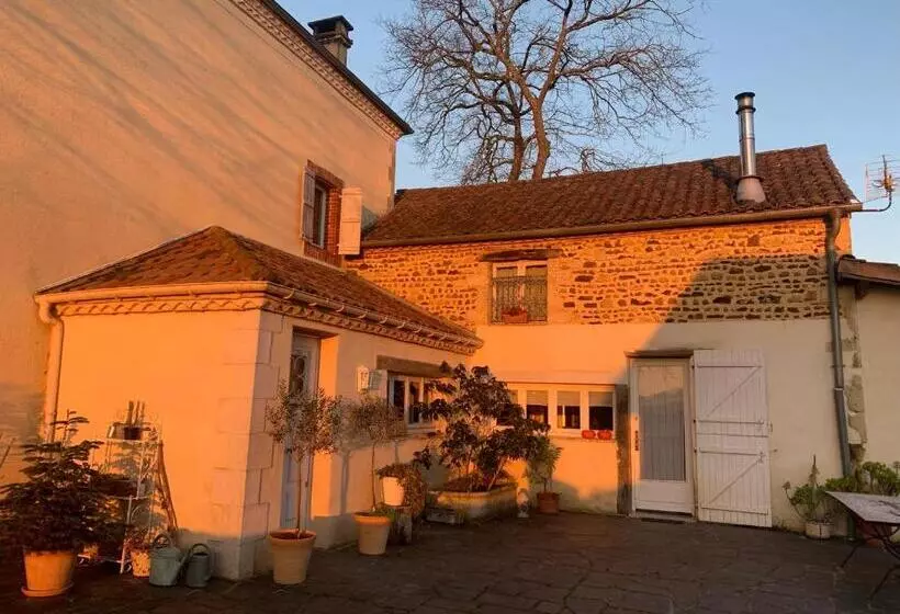 Aamiaismajoitus (B&B) Maison Piffou