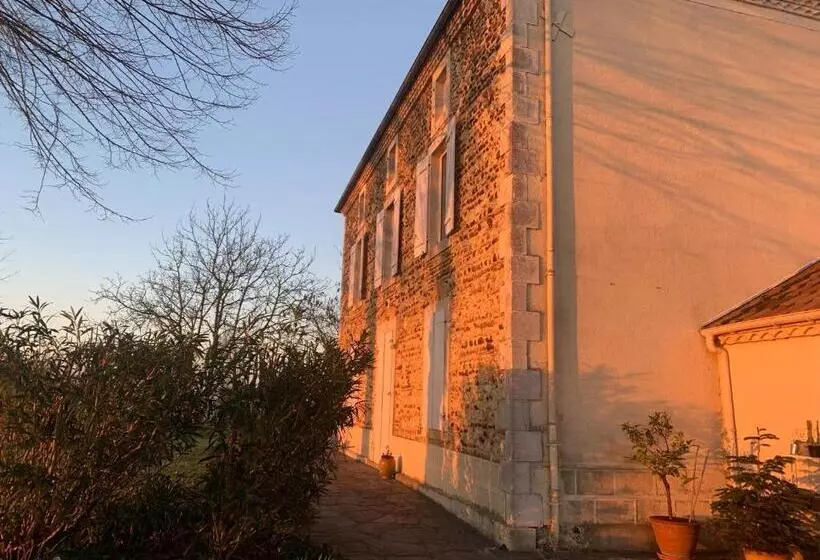 Aamiaismajoitus (B&B) Maison Piffou