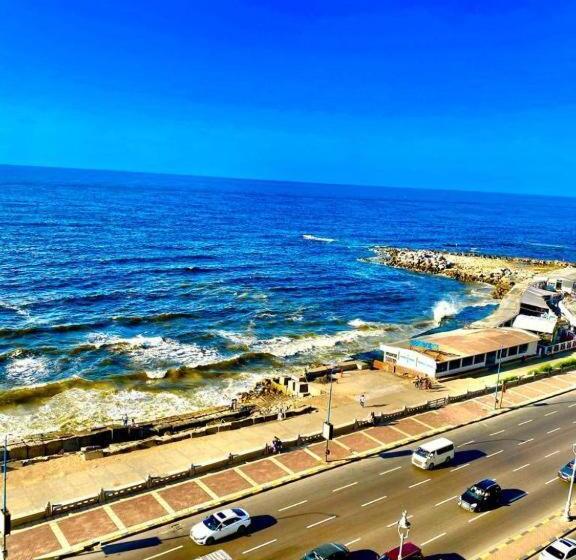 تختخواب و صبحانه Salvatore Rooms Corneish Street