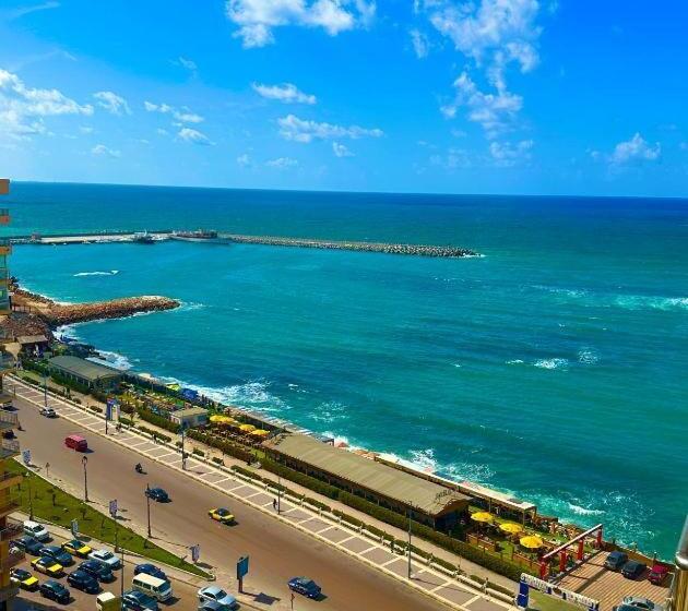 تختخواب و صبحانه Salvatore Rooms Corneish Street