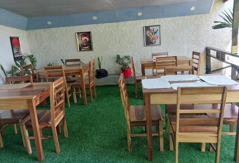 تختخواب و صبحانه The Aquaville Rush Apartment