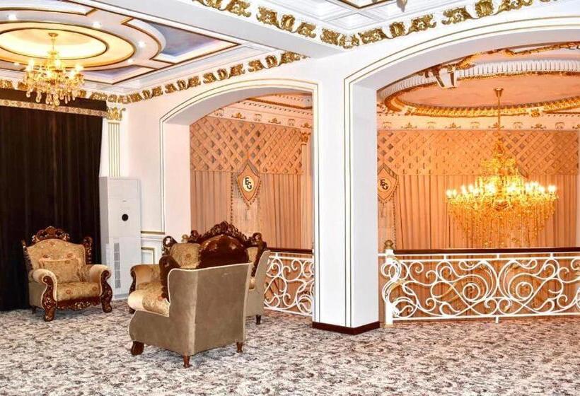 Garden Hotel With Pool