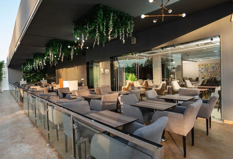 هتل Banasa Center