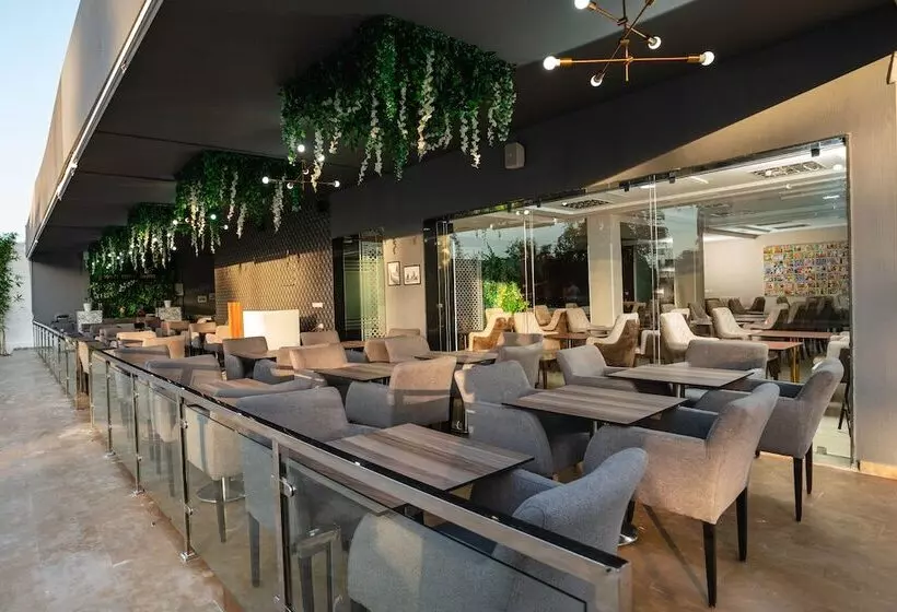 Hotelli Banasa Center