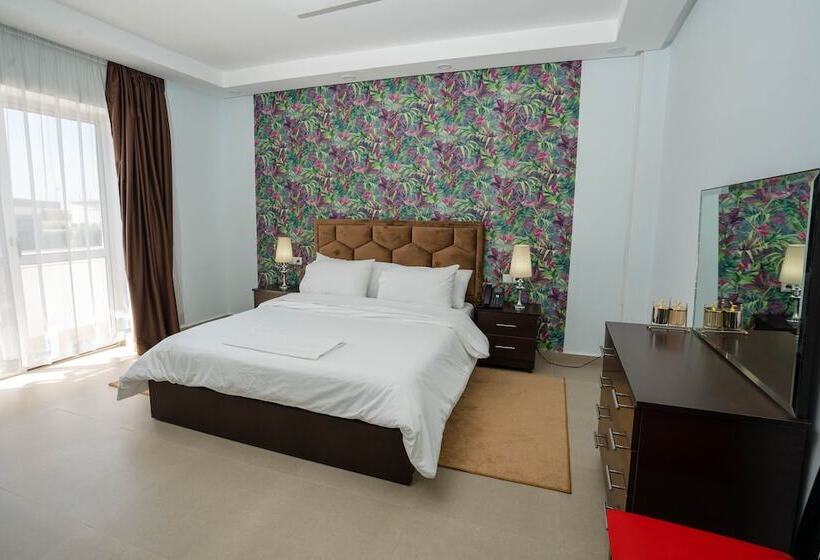 هتل Banasa Center