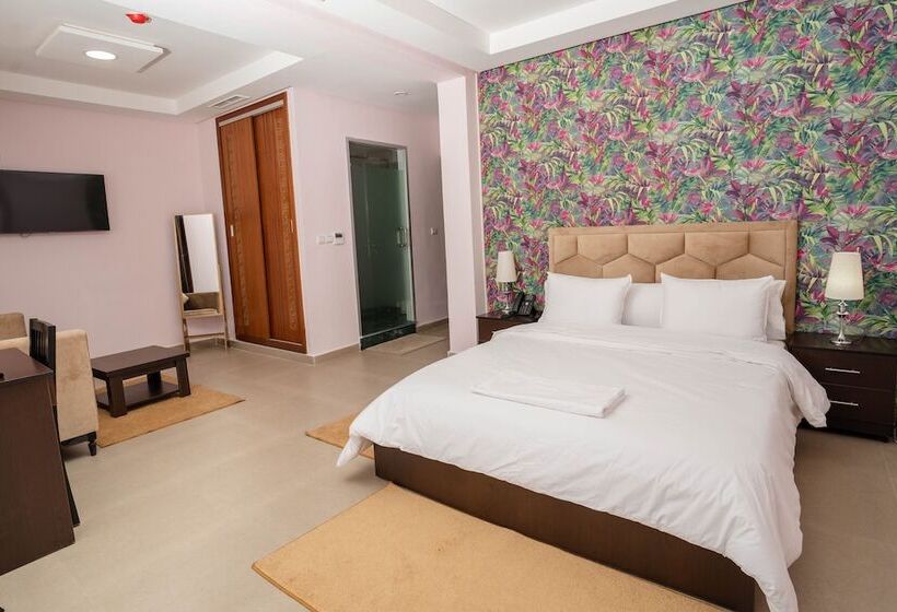 هتل Banasa Center