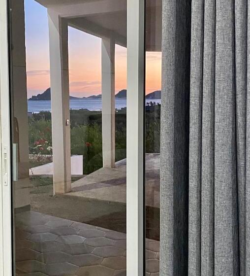 בית מלון כפרי Bungalows Punta Conejo