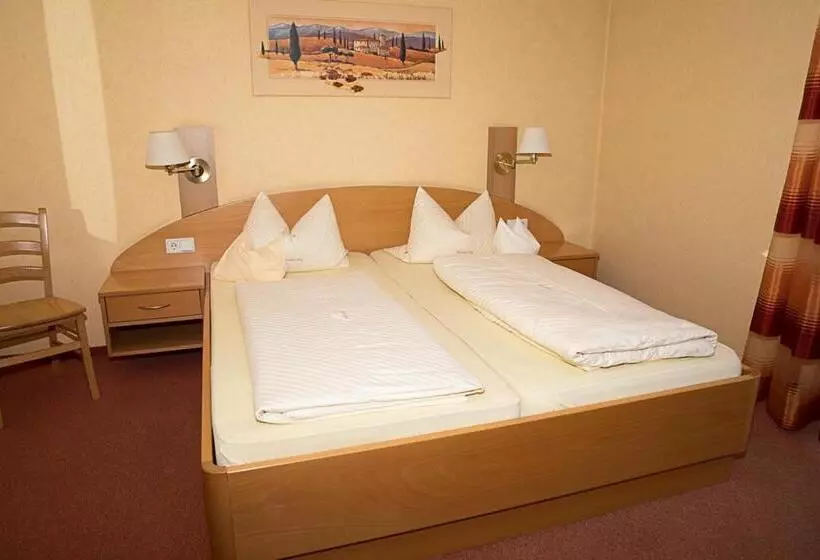 Hotelli Gästehaus Lorz