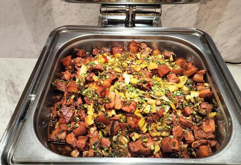 Отель Guangzhou Baiyun Airport Coco