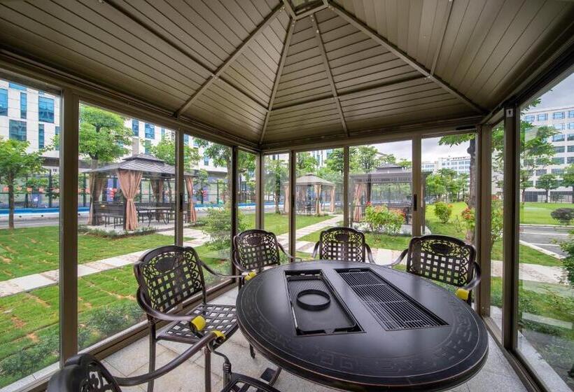 Отель Guangzhou Baiyun Airport Coco