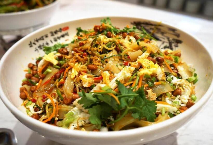 Отель Guangzhou Baiyun Airport Coco