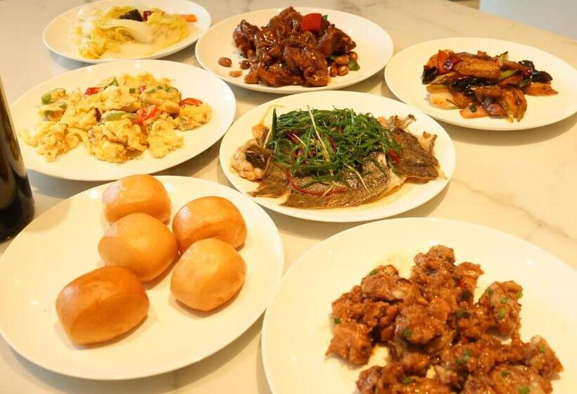 Отель Guangzhou Baiyun Airport Coco