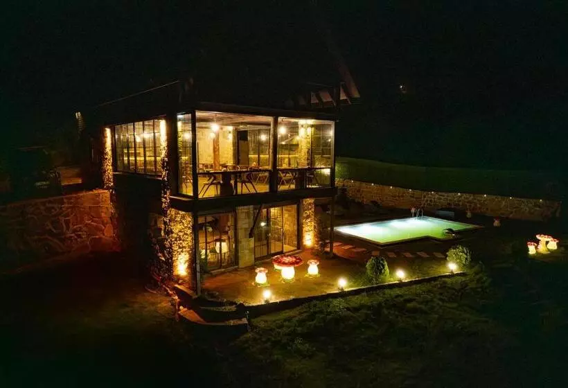 ホテル Hobbit Chalet