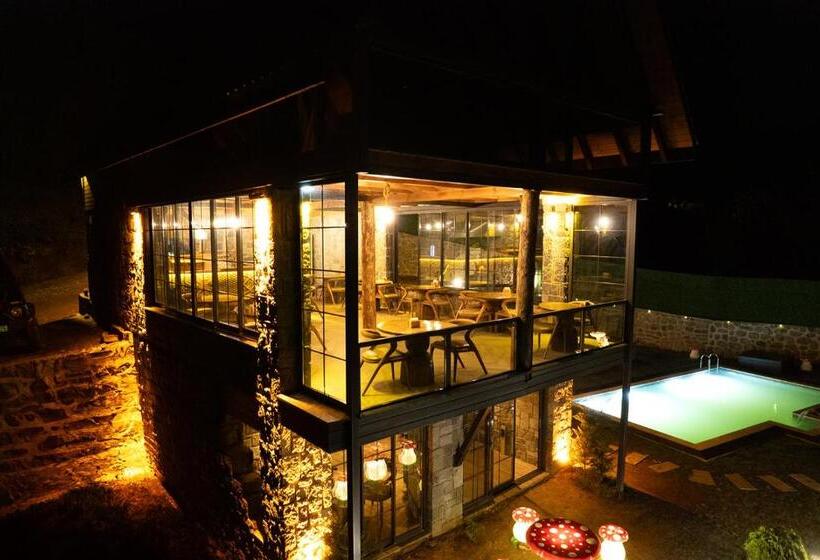 فندق Hobbit Chalet