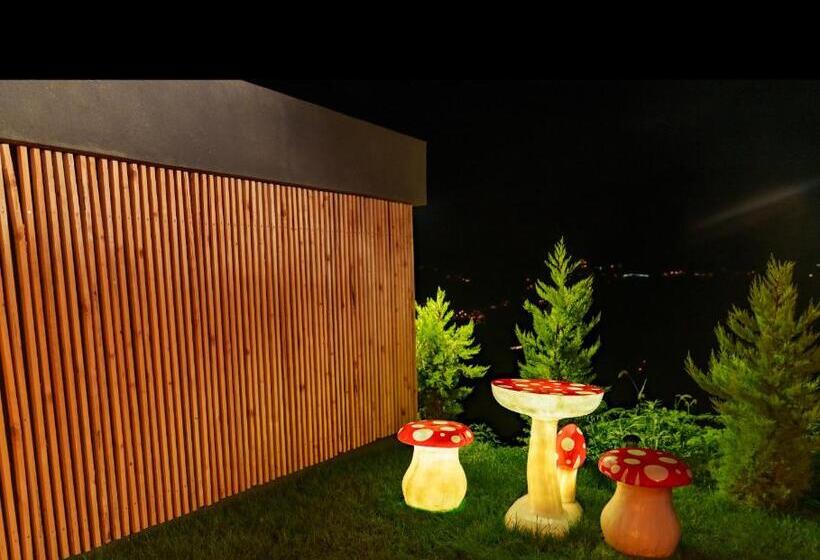 فندق Hobbit Chalet