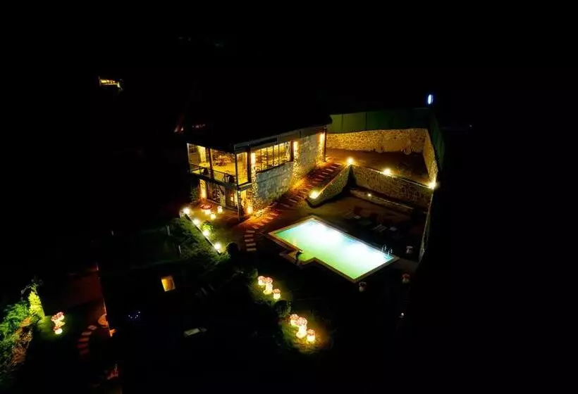 ホテル Hobbit Chalet