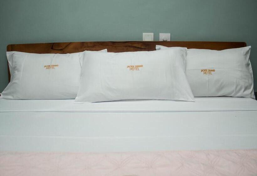فندق Jackie Grand