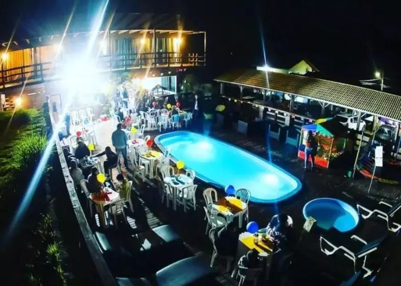 Hotelli Suite Farol Do Arvoredo