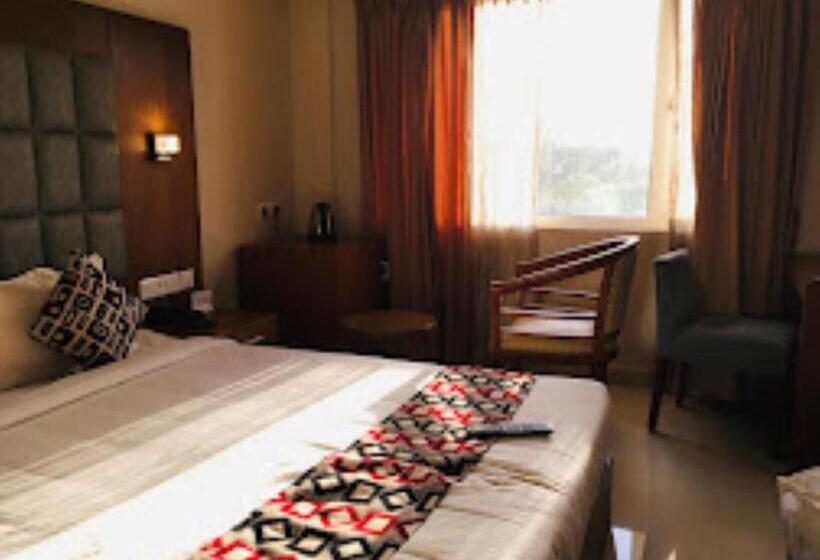 Lumbini Supreme Business Class Hotel Thrissur