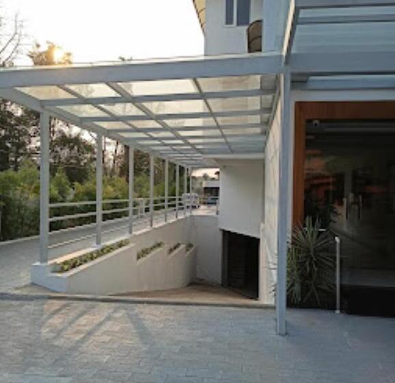 Lumbini Supreme Business Class Hotel Thrissur