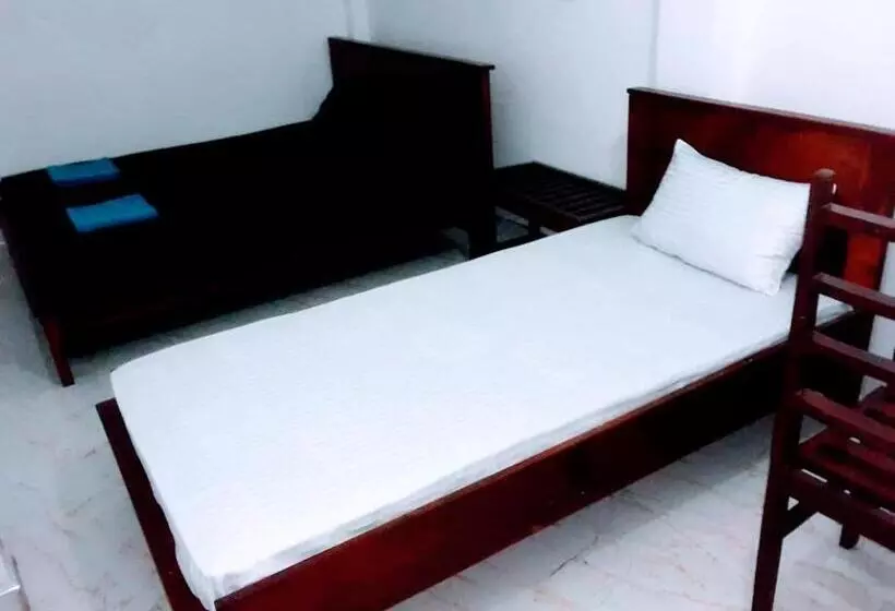 ペンション Black And White Kandy Guest House 01