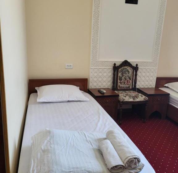 פנסיון Dili Orom