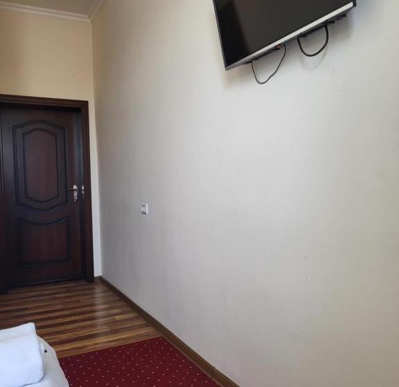 פנסיון Dili Orom