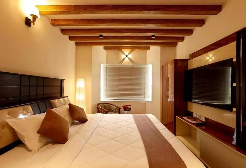 Majatalo Green Wood Hill Cottage