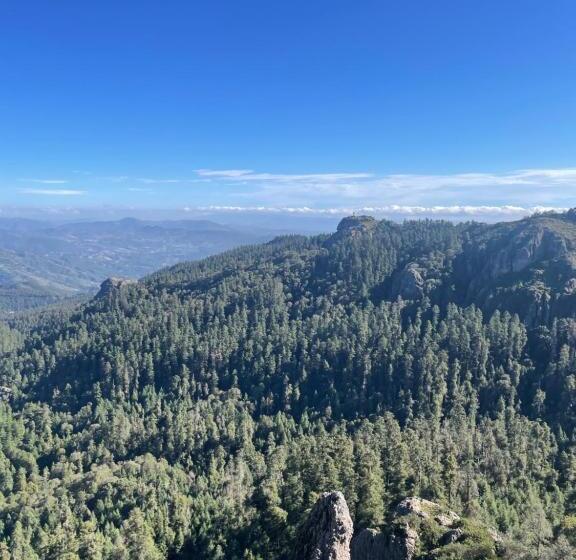 بنسيون Hostal La Roca