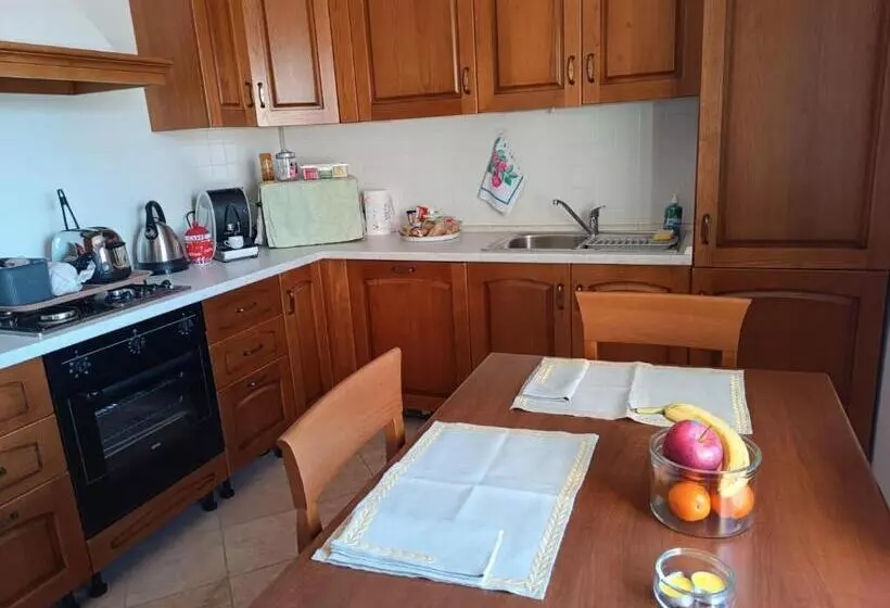 Aamiaismajoitus (B&B) La Casetta Di Ugo