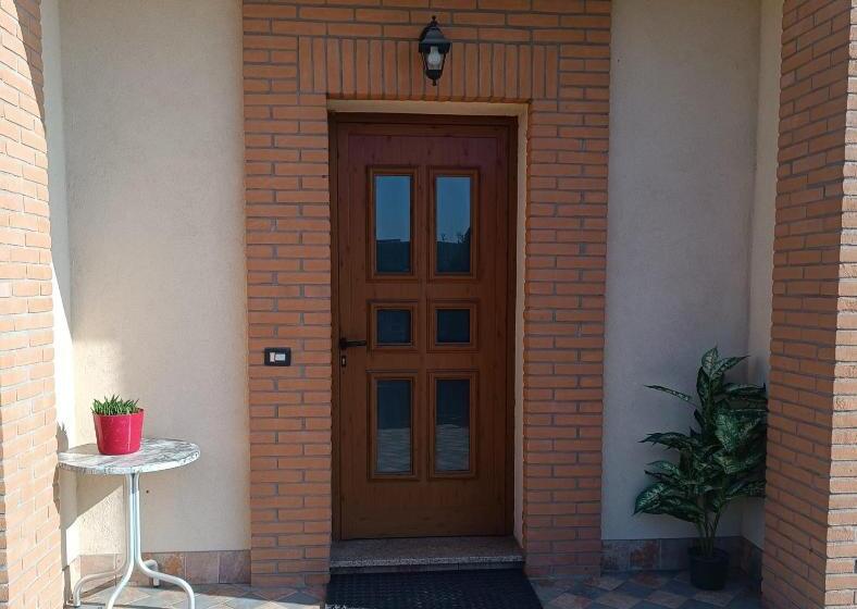 مبيت وإفطار La Casetta Di Ugo