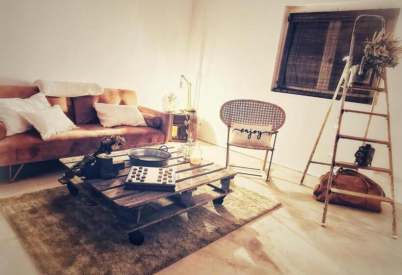 ベッドアンドブレックファースト Loft Chambre Atypique