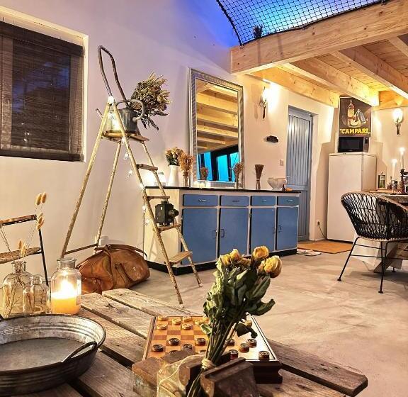 ベッドアンドブレックファースト Loft Chambre Atypique