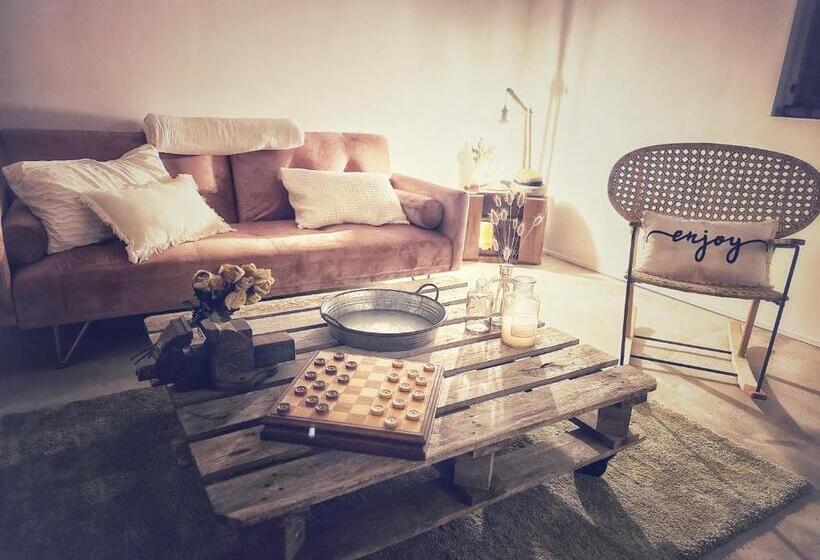 ベッドアンドブレックファースト Loft Chambre Atypique