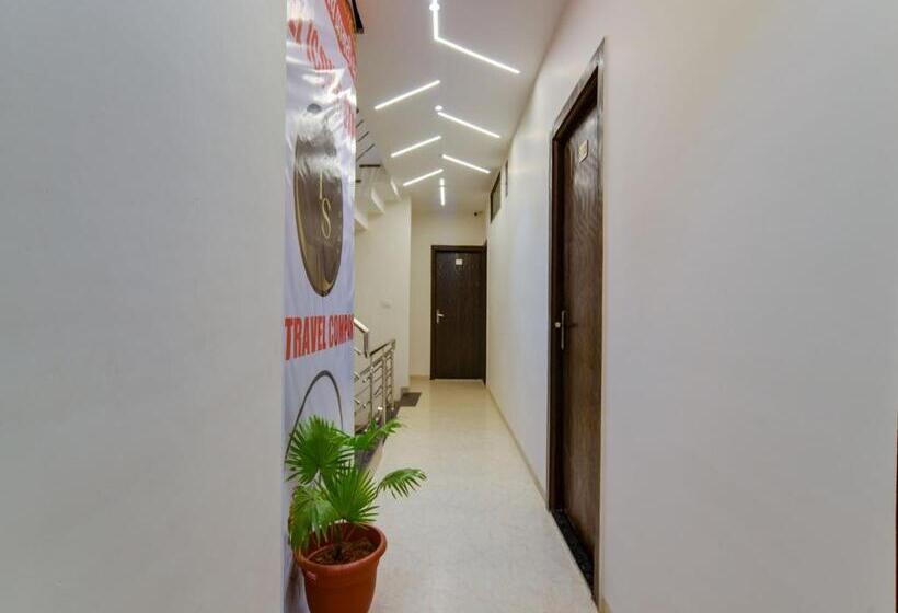 Hôtel Super Collection O Iconic Stay