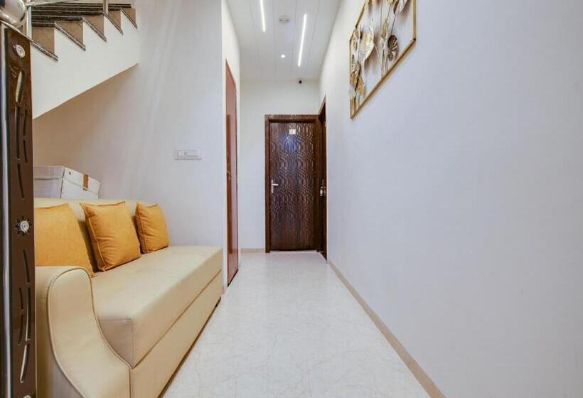 Hôtel Super Collection O Iconic Stay