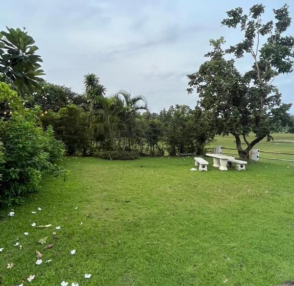 فندق แป๊ะชวนชิมรีสอร์ท สาขา 2