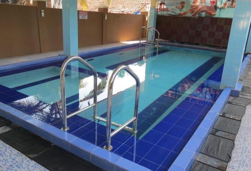 هتل Blue Marine Beach Reosrt