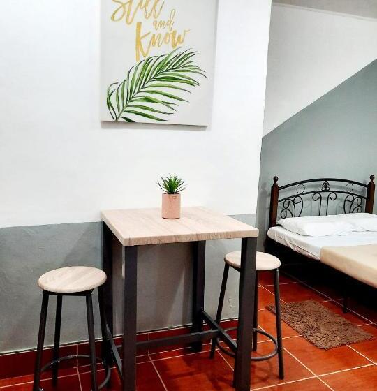 Hotel a Capsule Studio Type Unit Host Homes Apitong