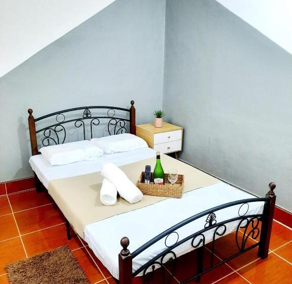 Hotel a Capsule Studio Type Unit Host Homes Apitong
