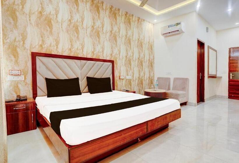 هتل O Golden Roof